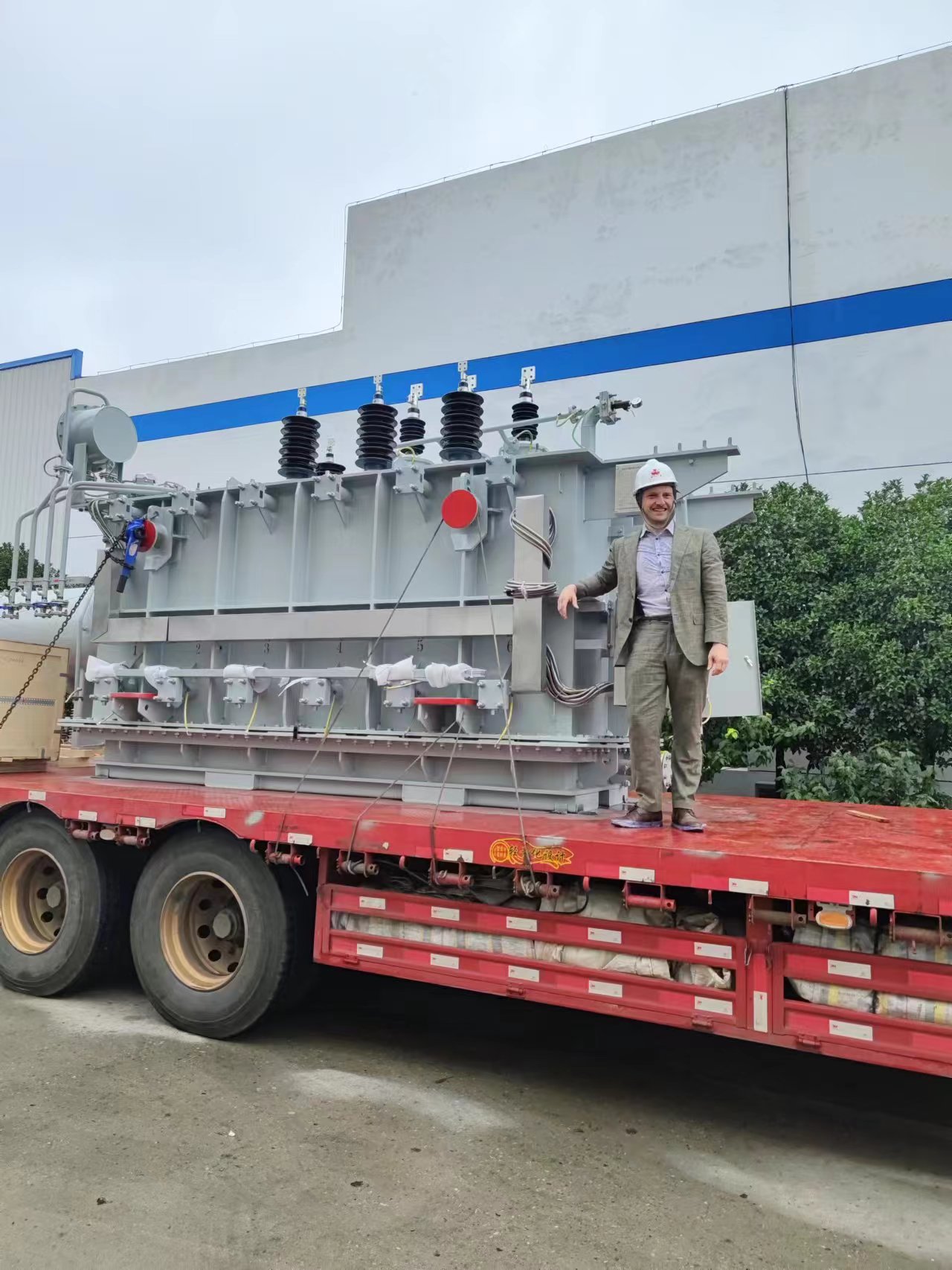 Welcomes Foreign Clients for Inspection and Delivery Welcomes Foreign Clients for Inspection and Delivery